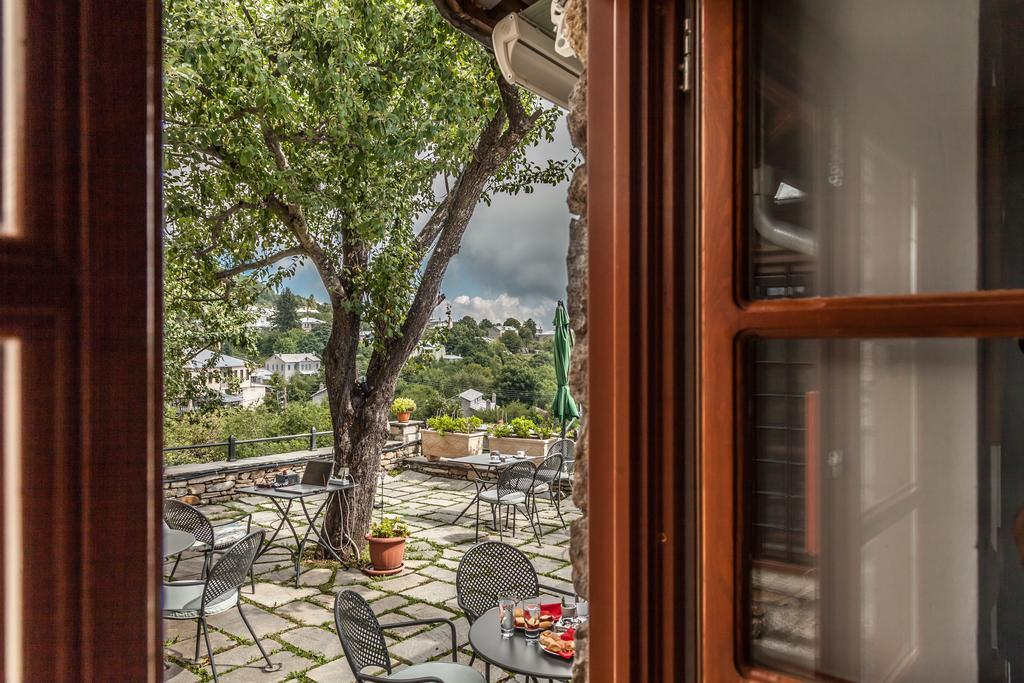 Nymfes Hotel Nimfaíon Екстериор снимка