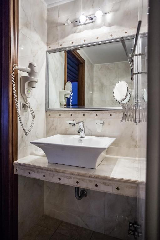 Nymfes Hotel Nimfaíon Екстериор снимка